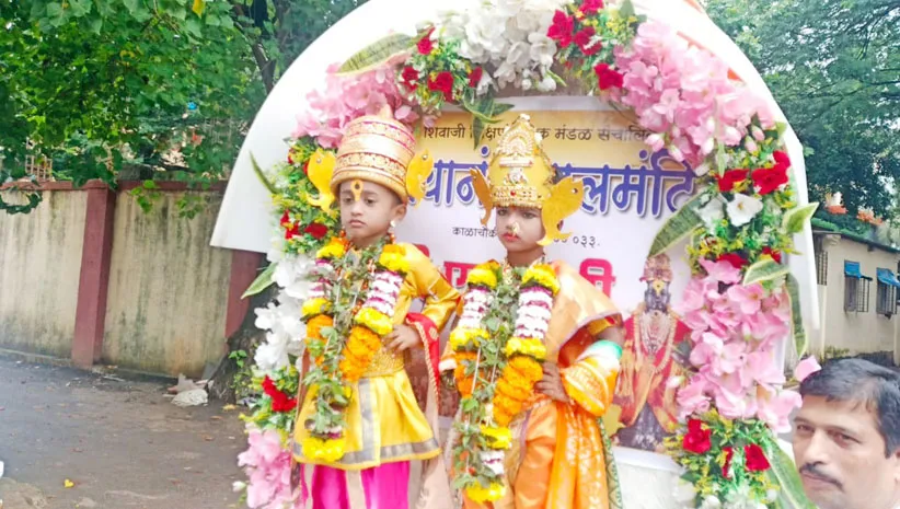 Adarsh Swarajya | दिंडी चालली शिवाजी विद्यालयाच्या परंपरेची ...