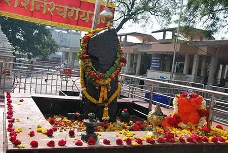 Adarsh Swarajya | भारतातील सर्वात रहस्यमय मंदिरांपैकी एक