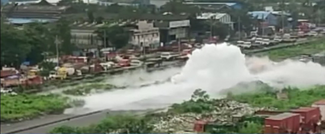 Adarsh Swarajya | मुंब्रा-पनवेल महामार्गावर टँकर मधून गॅस गळती