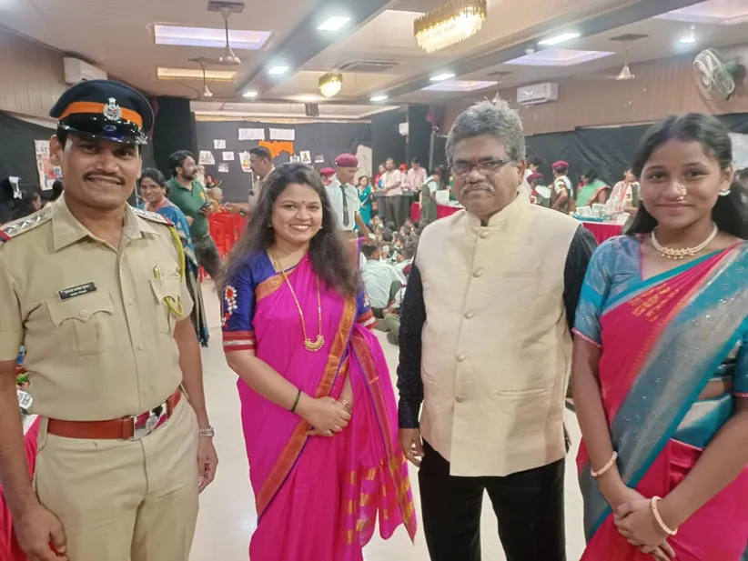 Adarsh Swarajya | अहिल्या शाळेत उलगडला महाराष्ट्राचा दैदिप्यमान वारसा..