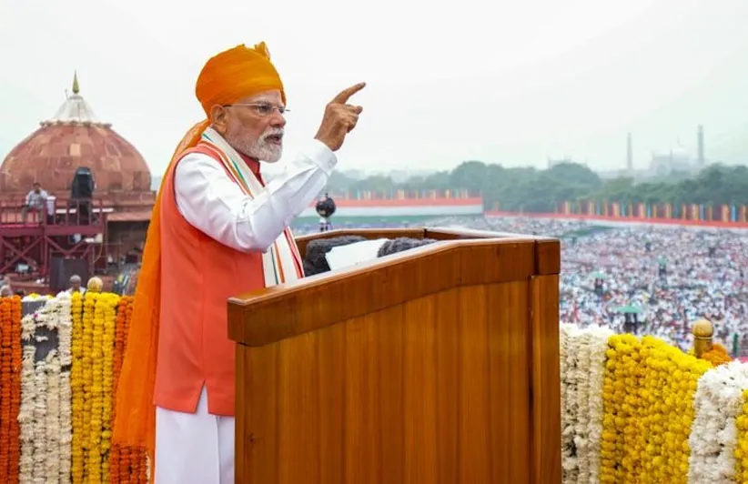 Adarsh Swarajya | स्वातंत्र्यदिनाच्या भाषणात पंतप्रधान मोदींनी केल्या २...
