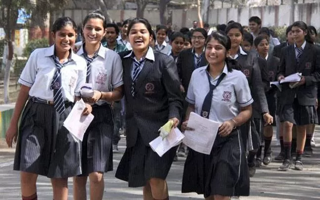 Adarsh Swarajya | मुलींना मोफत उच्च शिक्षणाचा शासन निर्णय जारी