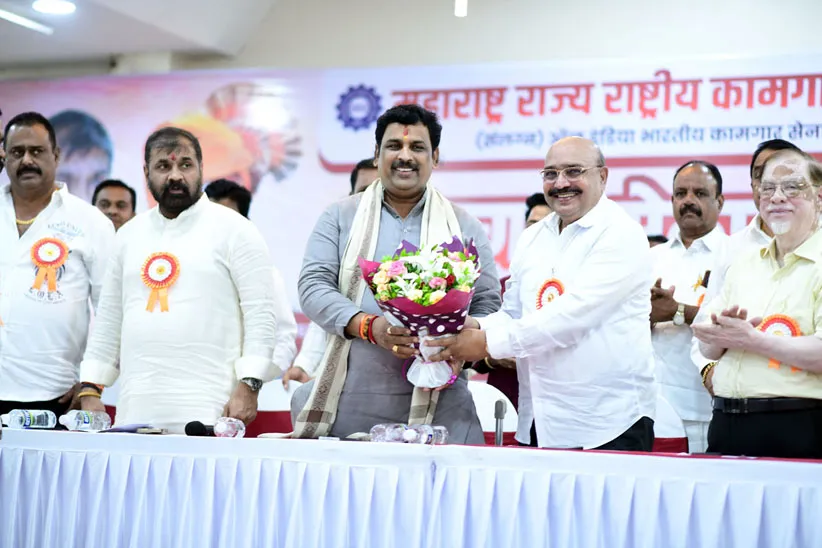 Adarsh Swarajya | असंघटित कामगारांचा समान काम समान दामचा लढा पुढे न्यावा...