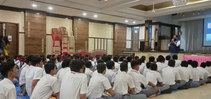 Adarsh Swarajya | दहावी-बारावीनंतर काय? विद्यार्थ्यांसाठी करिअर...