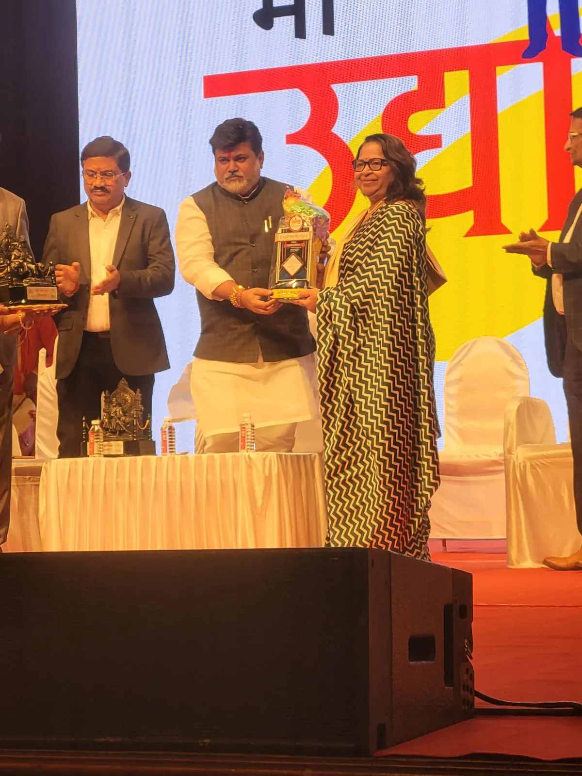 Adarsh Swarajya | पुरस्कार चैतन्यमय उद्योमशीलतेचा...