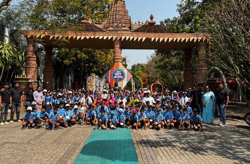 Adarsh Swarajya | एन.डी.स्टुडिओतील सहलीत जिल्हा परिषद शाळेतील...