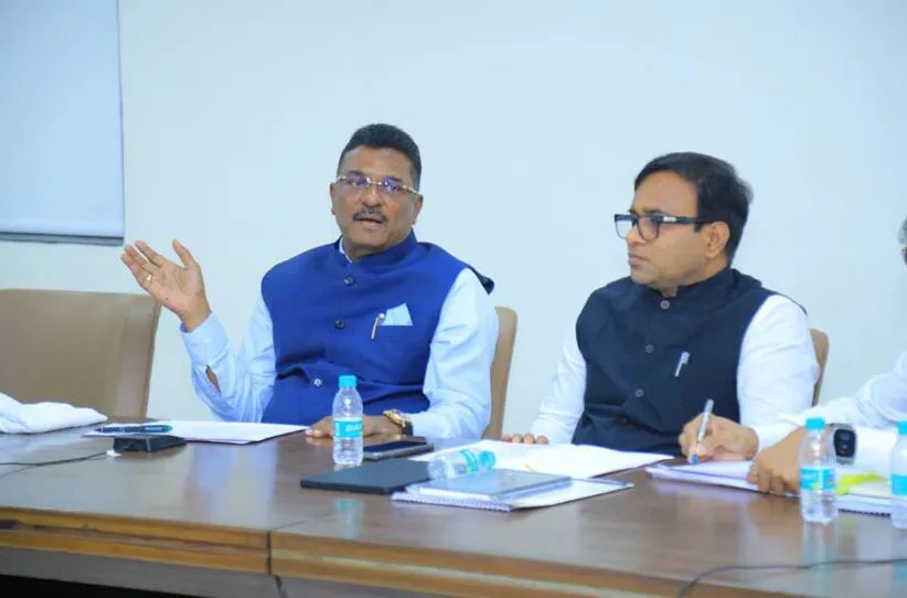Adarsh Swarajya | भाडेतत्त्वावरील इलेक्ट्रिक बस करार रद्द करण्याचे...