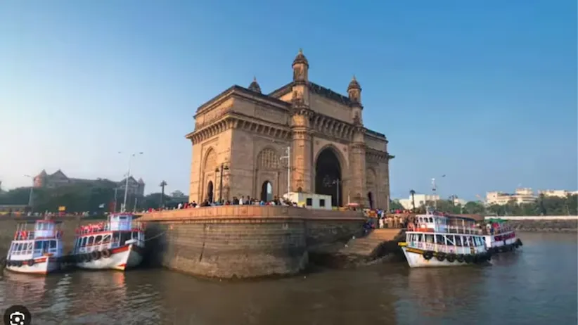 Adarsh Swarajya | गेटवे ऑफ इंडियाजवळ प्रवासी जेट्टी उभारण्यास उच्च...