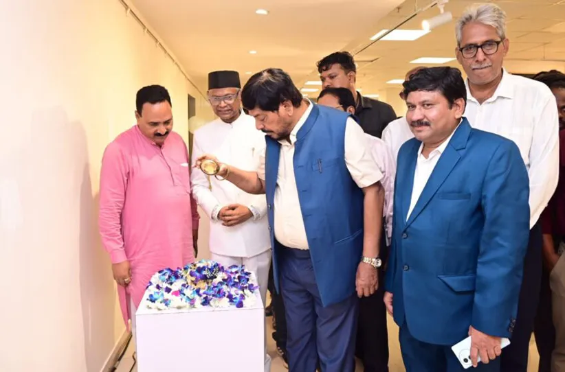 Adarsh Swarajya | डॉ. बाबासाहेब आंबेडकरांच्या पदस्पर्शाने पावन झालेली...