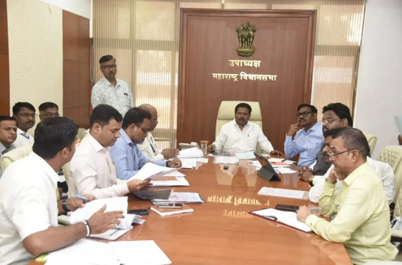 Adarsh Swarajya | तारापूर औद्योगिक क्षेत्रातील घातक रासायनिक द्रव...