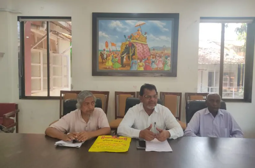 Adarsh Swarajya | मार्क्सवादी कम्युनिस्टपक्षाच्या वतीने महाड चवदार तळे...