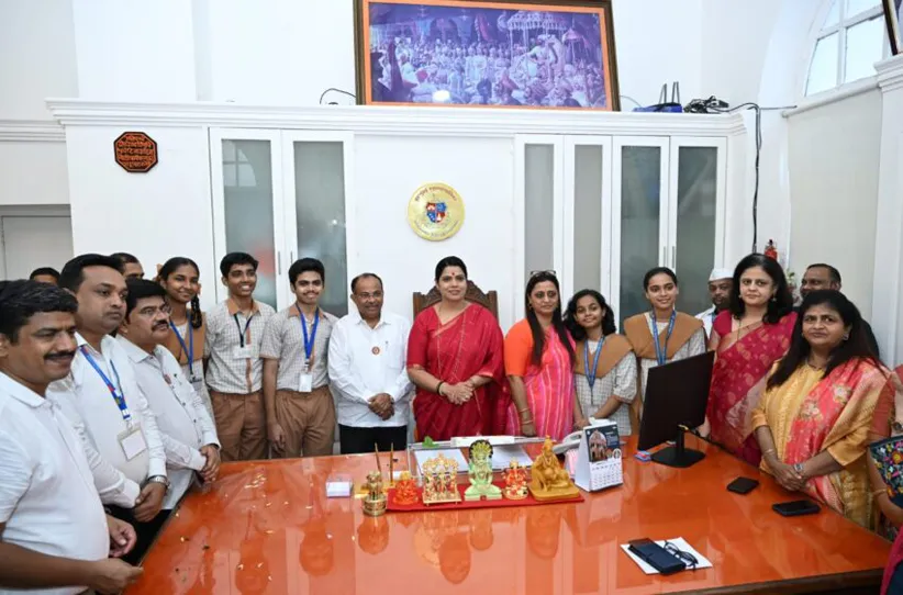 Adarsh Swarajya | ‘सीबीएसई’ दहावी परीक्षेतील गुणवंत विद्यार्थ्यांचा...