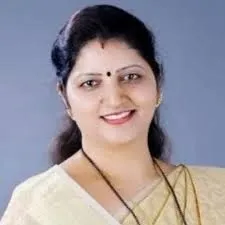 Adarsh Swarajya | रूपाली चाकणकर यांचा अखेर राजीनामा