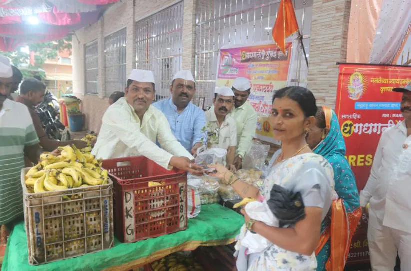 Adarsh Swarajya | आषाढी एकादशीनिमित्त मुंबईत भक्तांसाठी लाडू वाटप